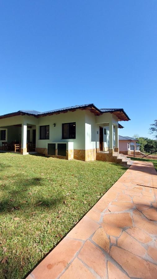 Casa De Huespedes Mariposa En Manantial Countryclub Lägenhet Hohenau Exteriör bild